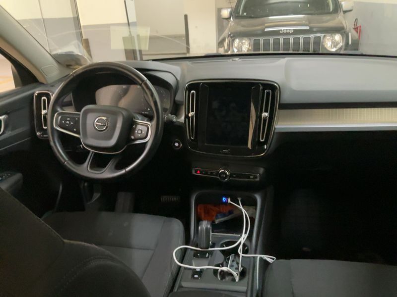 Volvo XC40 2.0 D3 Momentum 2WD — zdjęcie 12