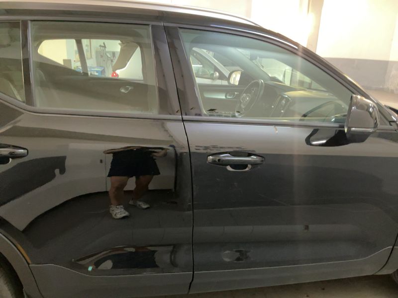 Volvo XC40 2.0 D3 Momentum 2WD — zdjęcie 7