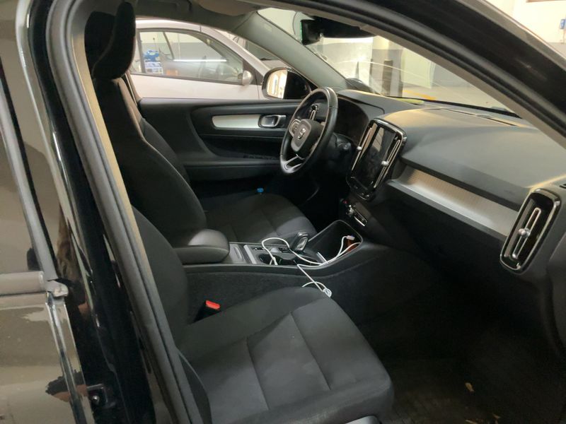 Volvo XC40 2.0 D3 Momentum 2WD — zdjęcie 11