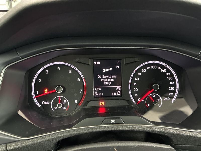 Volkswagen T-Roc 1.5 TSI ACT R-Line — zdjęcie 11