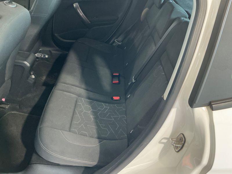 Peugeot 2008 1.6 Blue-HDi Active 2016 – снимка 39