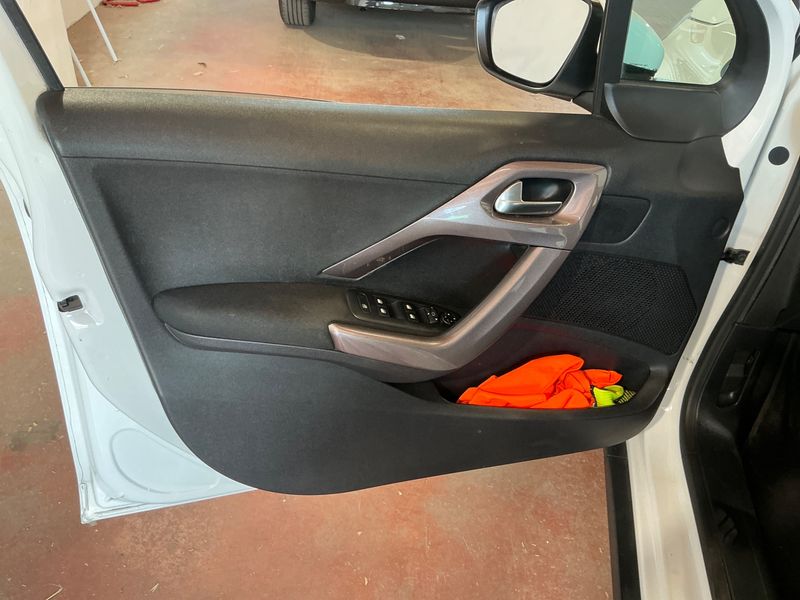 Peugeot 2008 1.6 Blue-HDi Active 2016 – снимка 29