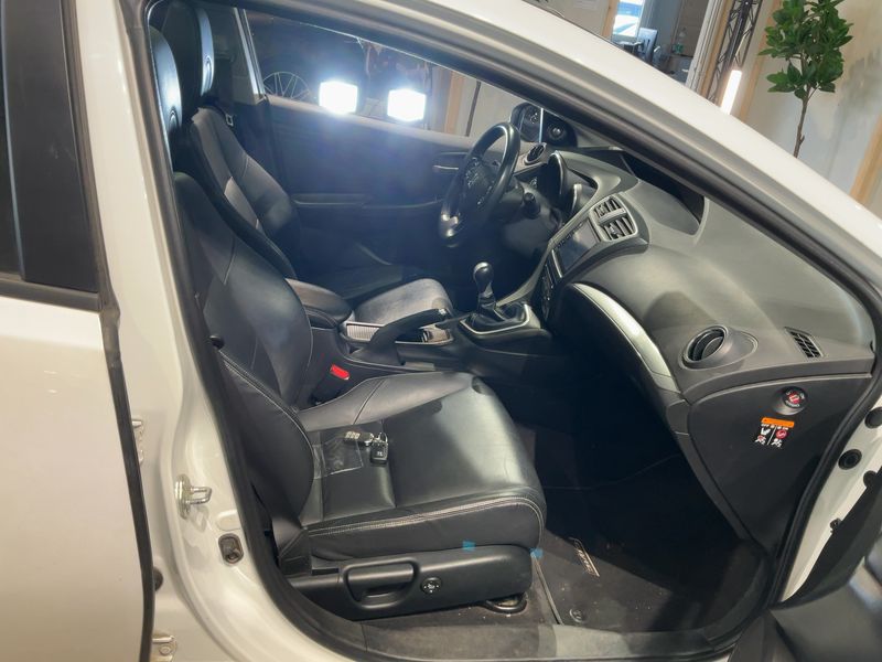 Honda Civic 1.6 DTEC I-DTEC Executive 2017 – снимка 16
