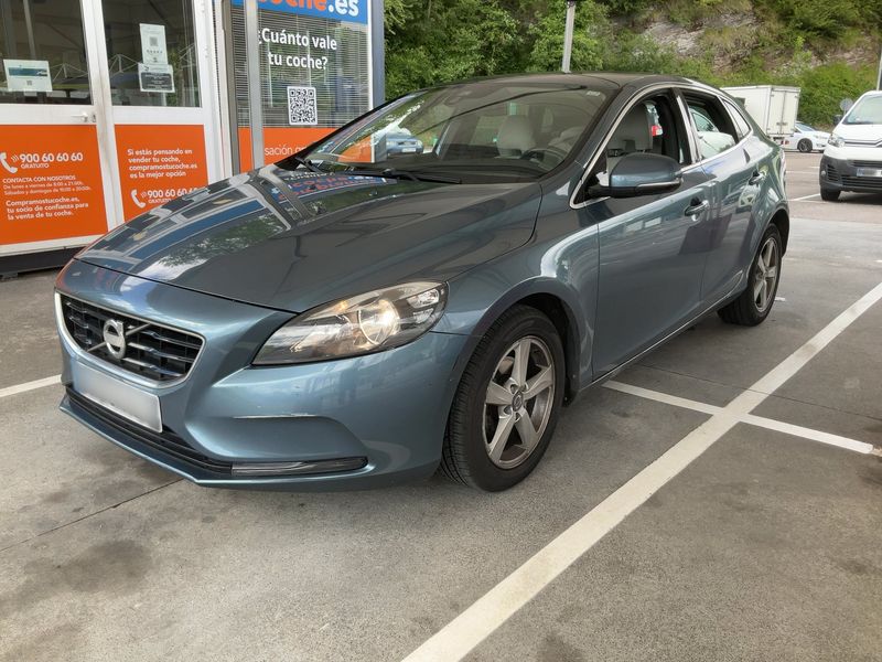 V40 1.6 D2 Momentum