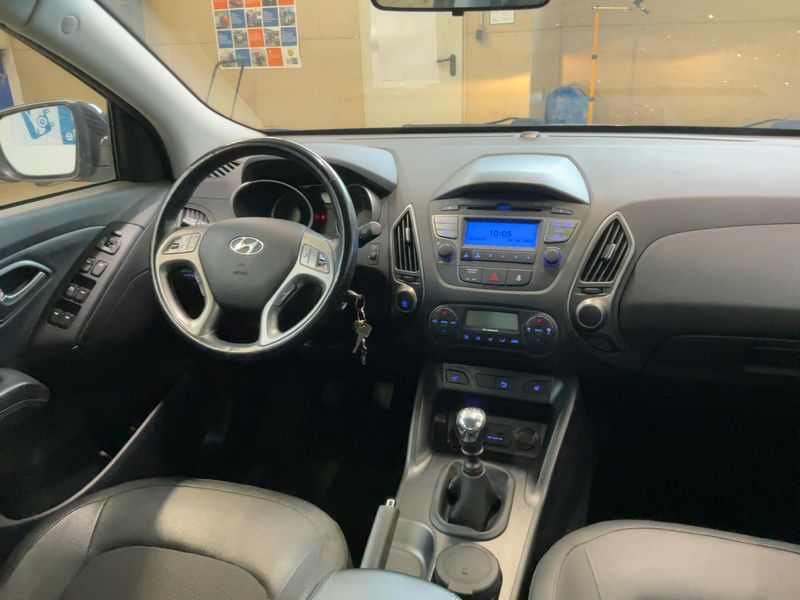 Hyundai ix35 1.7 CRDi Classic 2WD — zdjęcie 12