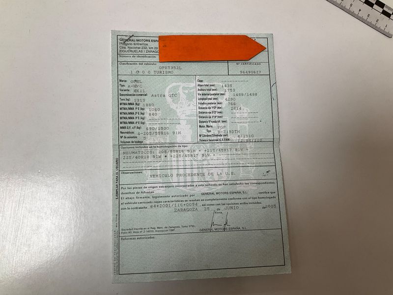 Opel Astra GTC 1.9 CDTI Sport — zdjęcie 6