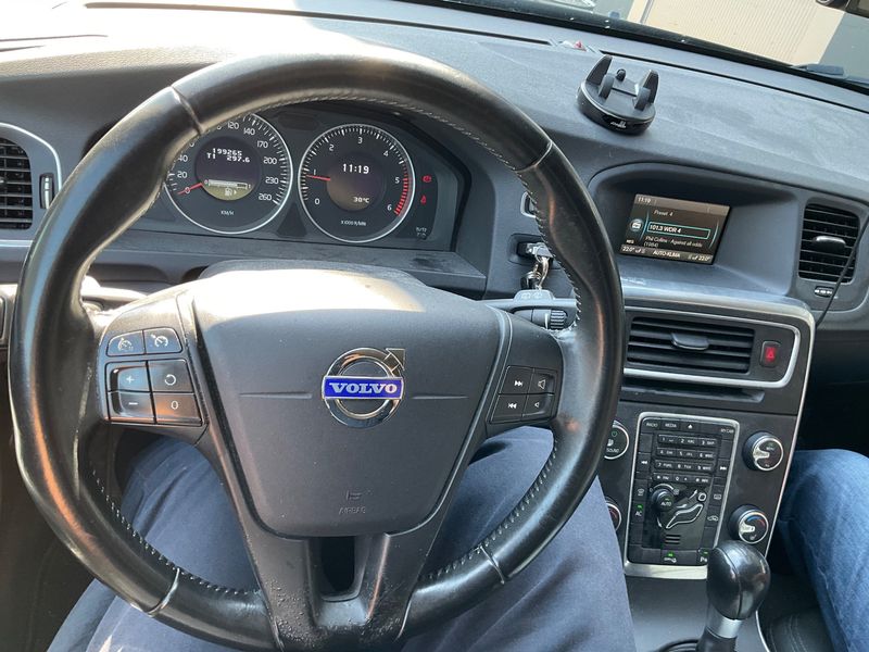 Volvo V60 1.6 D Kinetic 2011 – снимка 18