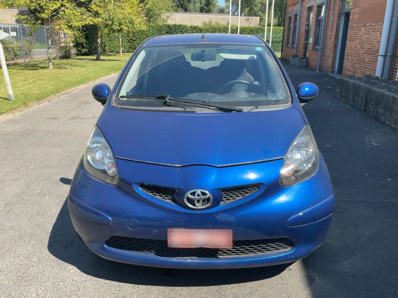 Toyota Aygo 1.0 — zdjęcie 9