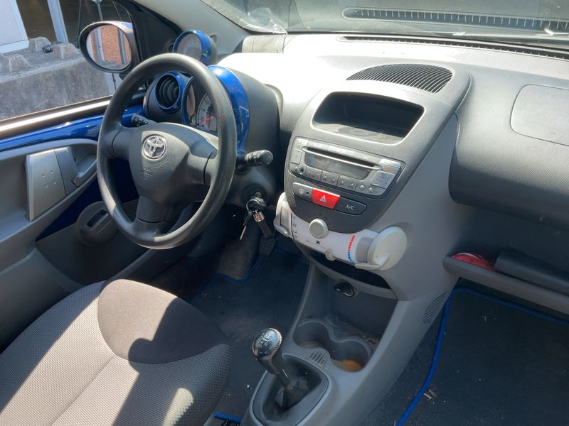 Toyota Aygo 1.0 — zdjęcie 12