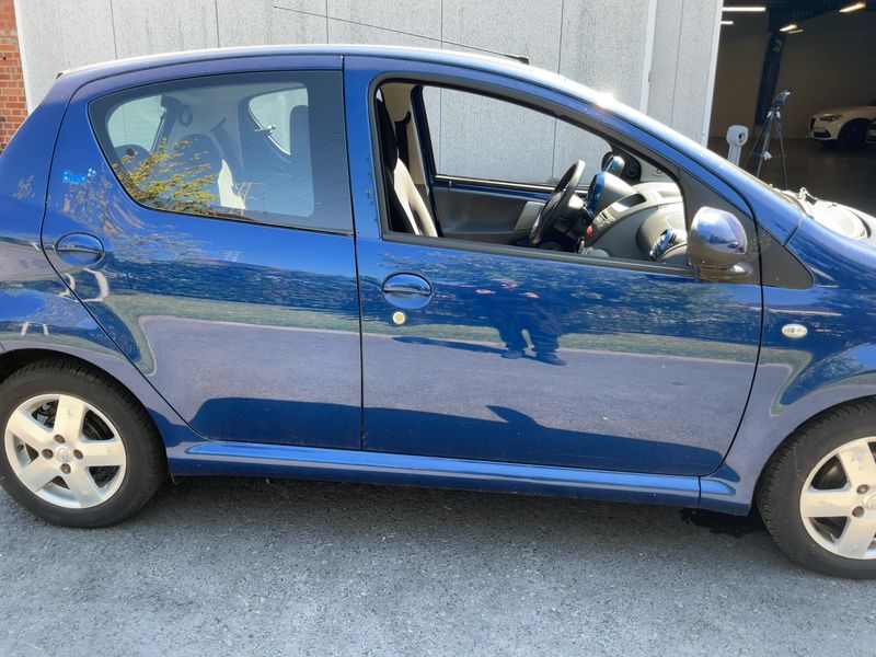 Toyota Aygo 1.0 — zdjęcie 7