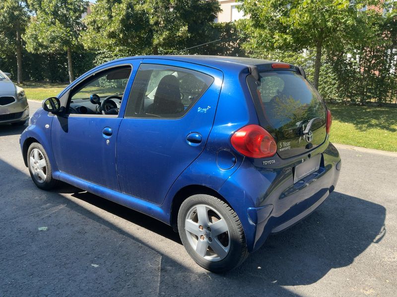 Toyota Aygo 1.0 — zdjęcie 3