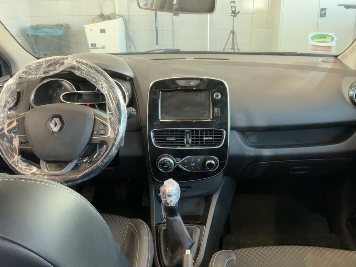 Renault Clio 2019 — photo 19