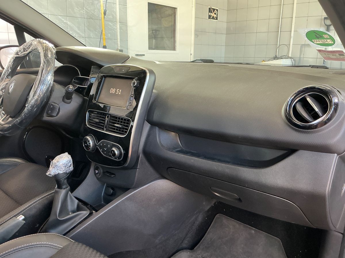 Renault Clio 2019 — photo 42