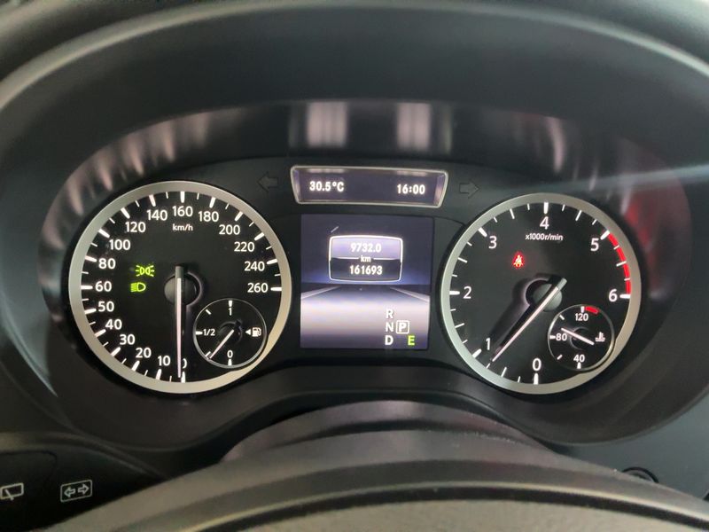 Infiniti Q30 2.2 Diesel — zdjęcie 13