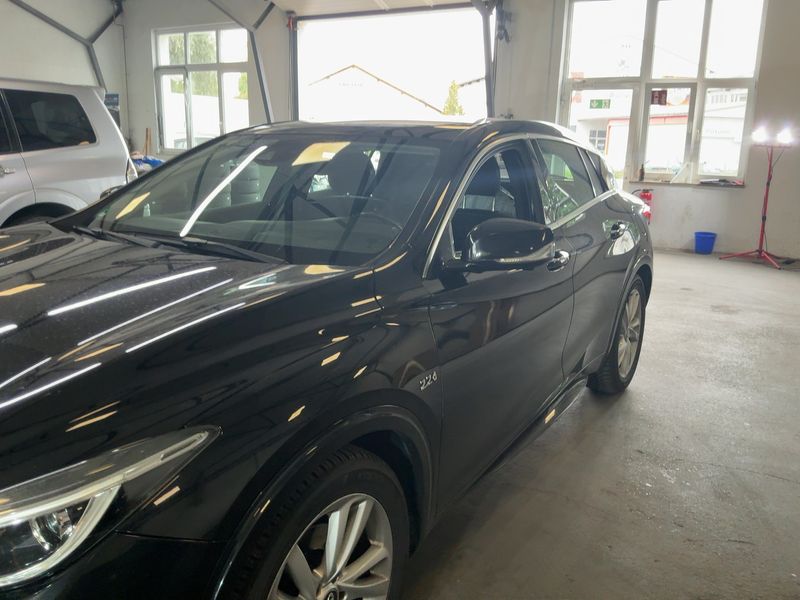 Infiniti Q30 2.2 Diesel — zdjęcie 2