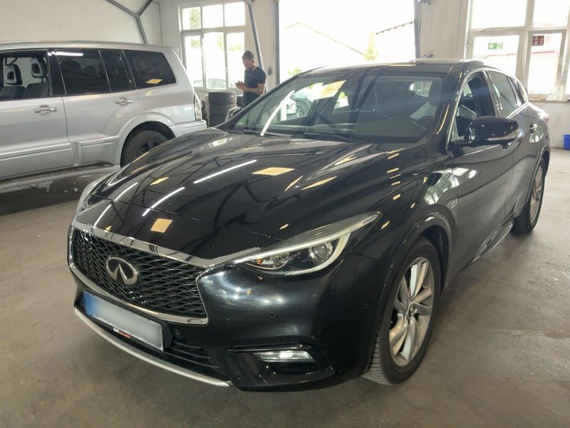 Infiniti Q30 2.2 Diesel