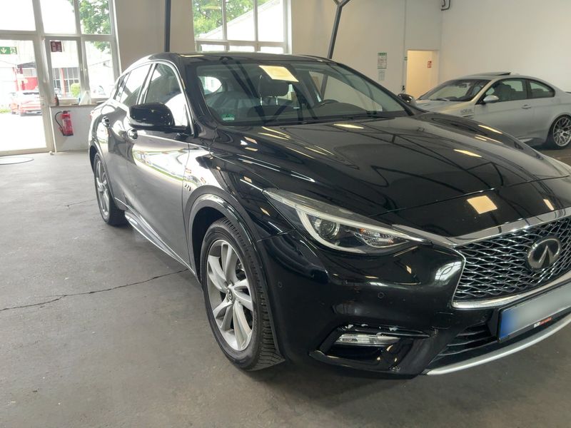 Infiniti Q30 2.2 Diesel — zdjęcie 8