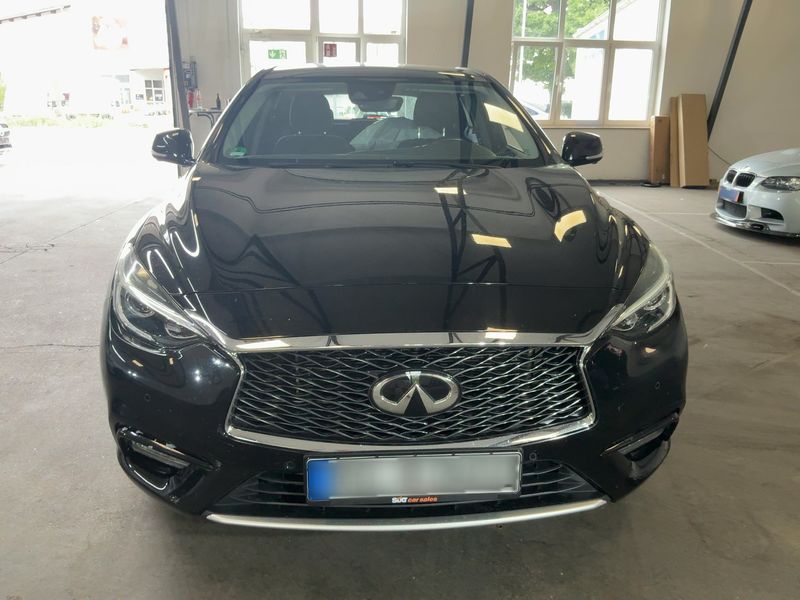 Infiniti Q30 2.2 Diesel — zdjęcie 9