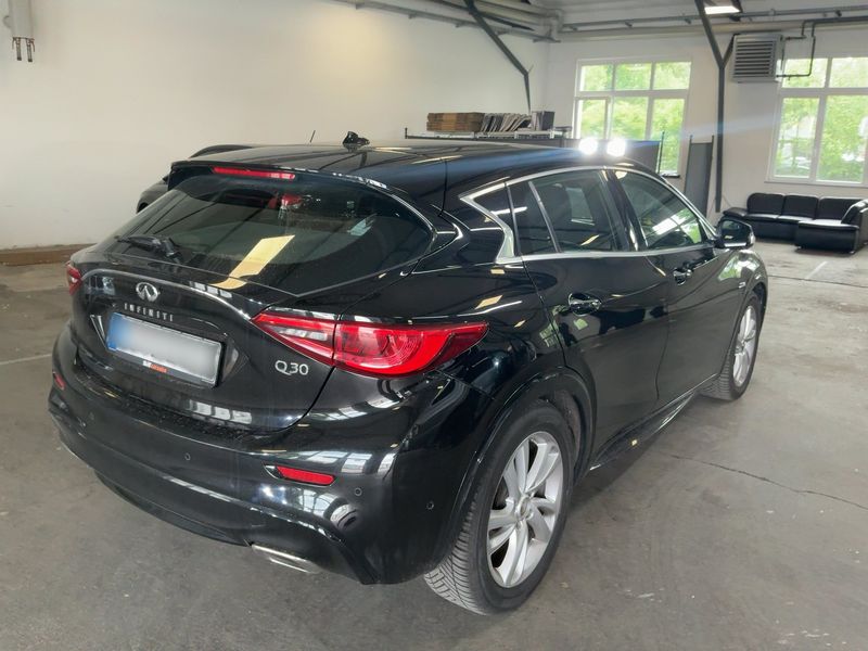 Infiniti Q30 2.2 Diesel — zdjęcie 6