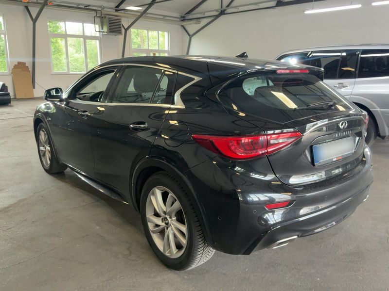 Infiniti Q30 2.2 Diesel — zdjęcie 3