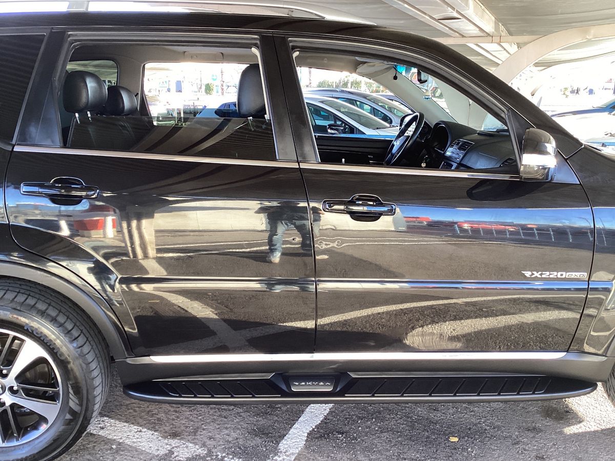 Ssangyong Rexton 2016 — photo 11