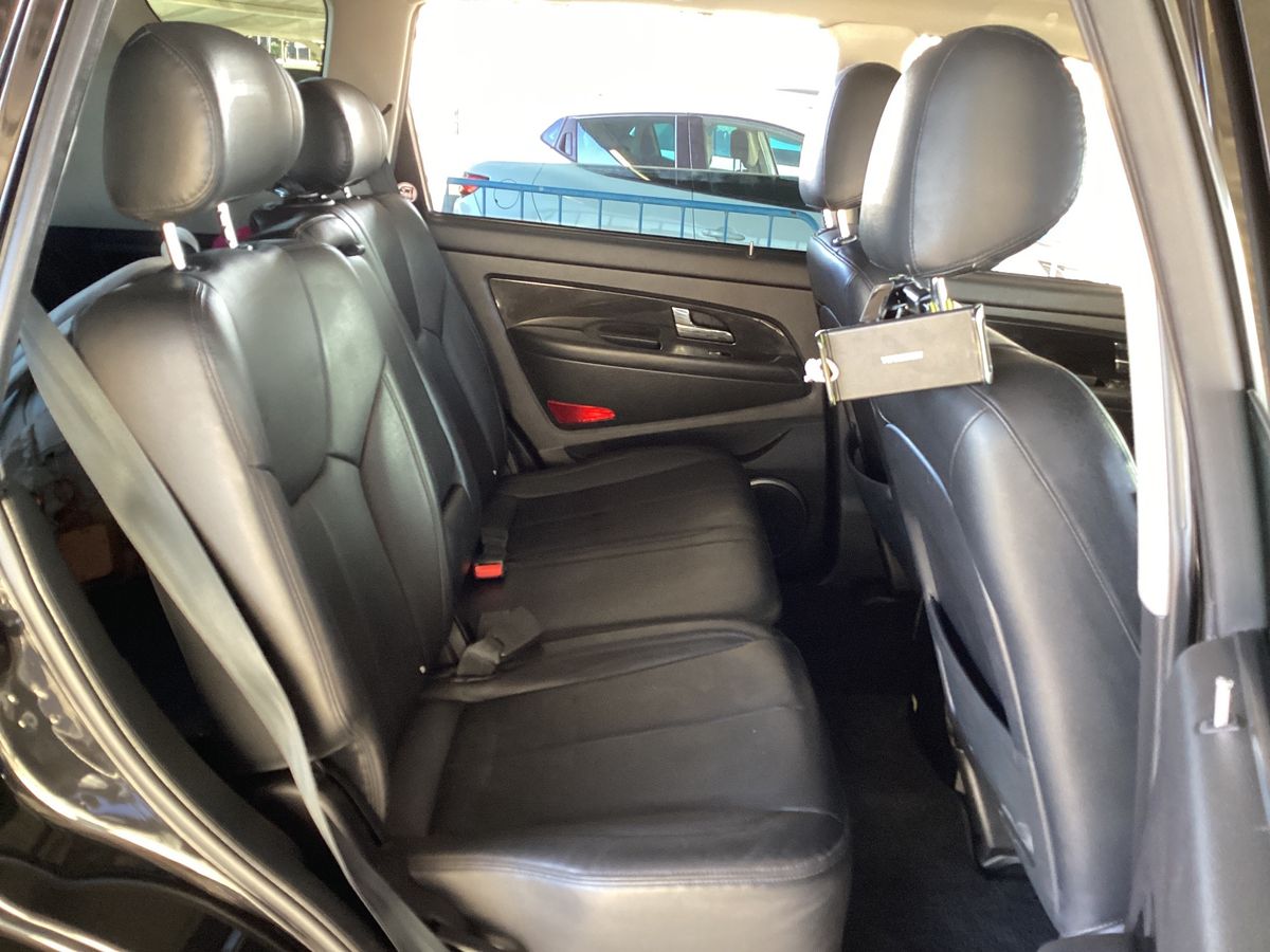 Ssangyong Rexton 2016 — photo 20