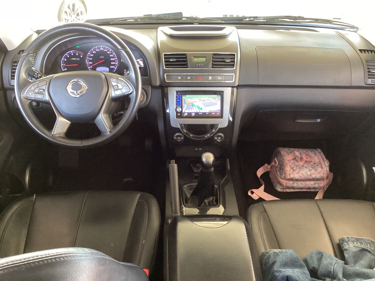Ssangyong Rexton 2016 — photo 18