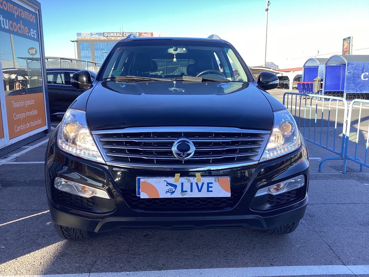 Ssangyong Rexton 2016 — photo 15