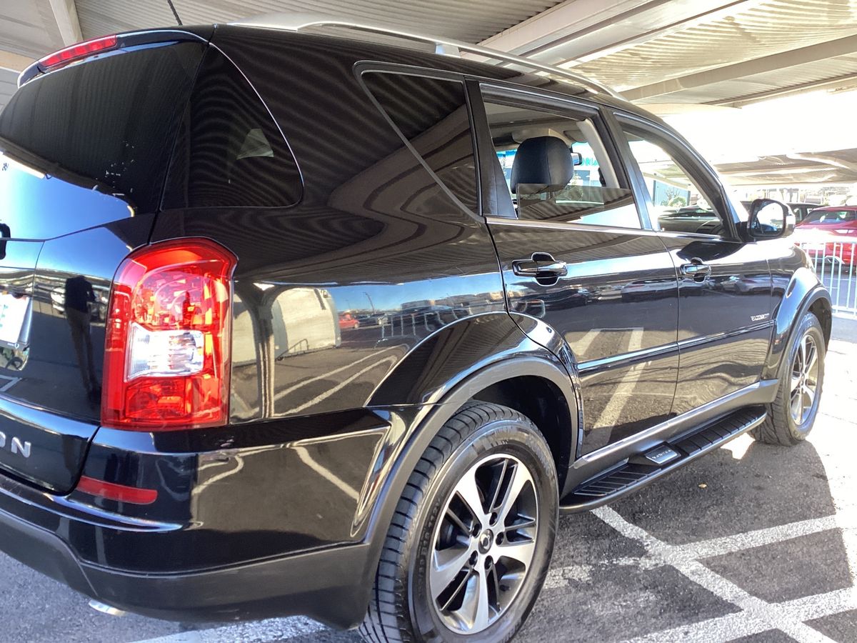 Ssangyong Rexton 2016 — photo 9