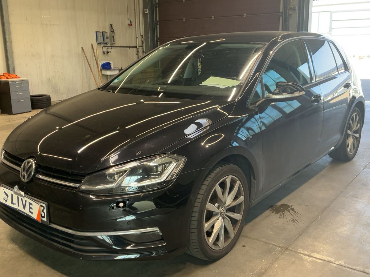 Volkswagen Golf 2018 — photo 1