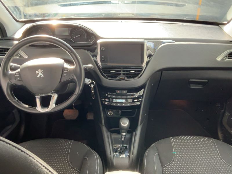 Peugeot 208 1.2 PureTech Allure — zdjęcie 12