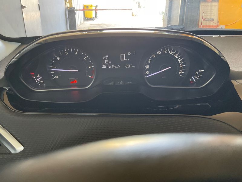 Peugeot 208 1.2 PureTech Allure — zdjęcie 13