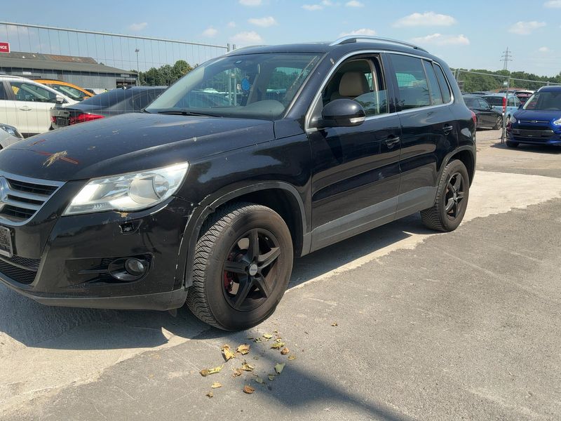 Volkswagen Tiguan 2.0 TDI Sport & Style 4Motion 2009 – снимка 2