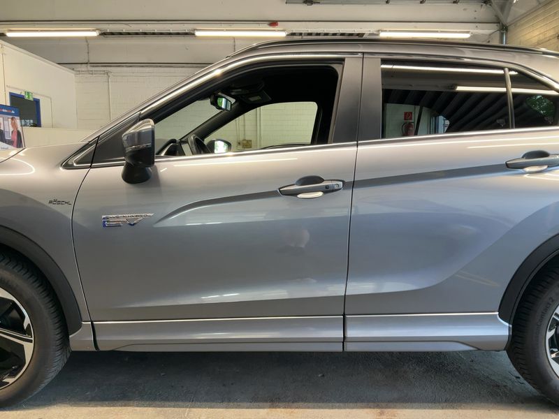 Mitsubishi Eclipse Cross 2.4 Plug-in Hybrid Plus Select Black 4WD — zdjęcie 4