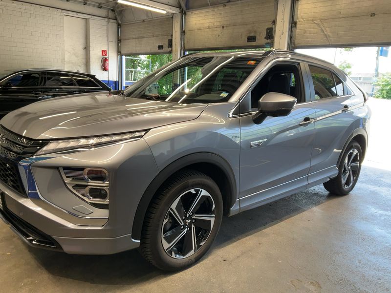 Mitsubishi Eclipse Cross 2.4 Plug-in Hybrid Plus Select Black 4WD — zdjęcie 2
