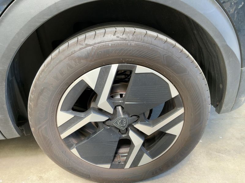 Peugeot 2008 1.2 PureTech Allure 2024 – снимка 5