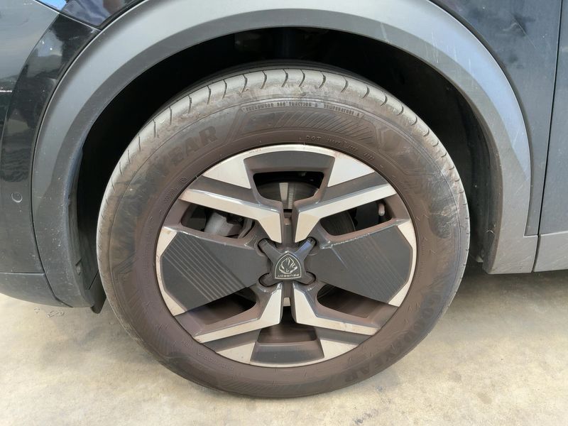 Peugeot 2008 1.2 PureTech Allure 2024 – снимка 3