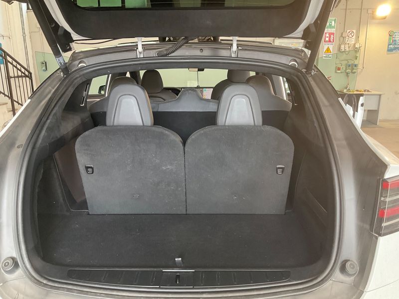 Tesla Model X Max Range — zdjęcie 10