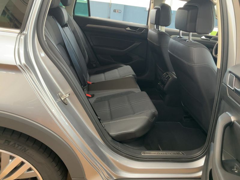 Volkswagen Passat Alltrack 2.0 TSI 4Motion BlueMotion Tech — zdjęcie 14