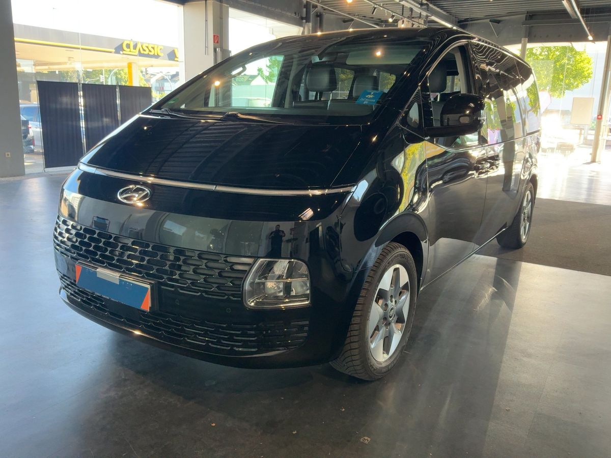 Hyundai Staria 2024 — photo 1