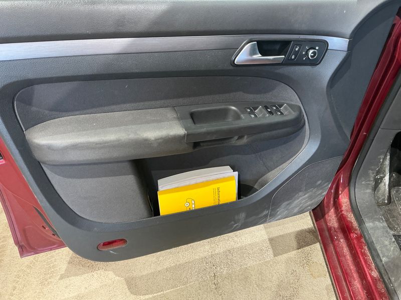 Volkswagen Touran 1.2 TSI Comfortline 2014 – снимка 30