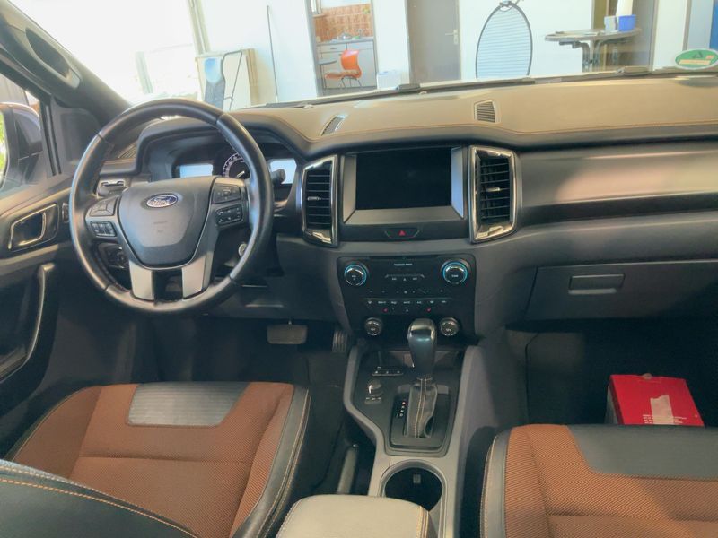 Ford Ranger 3.2 TDCi Doppelkabine 4x4 Wildtrak — zdjęcie 12