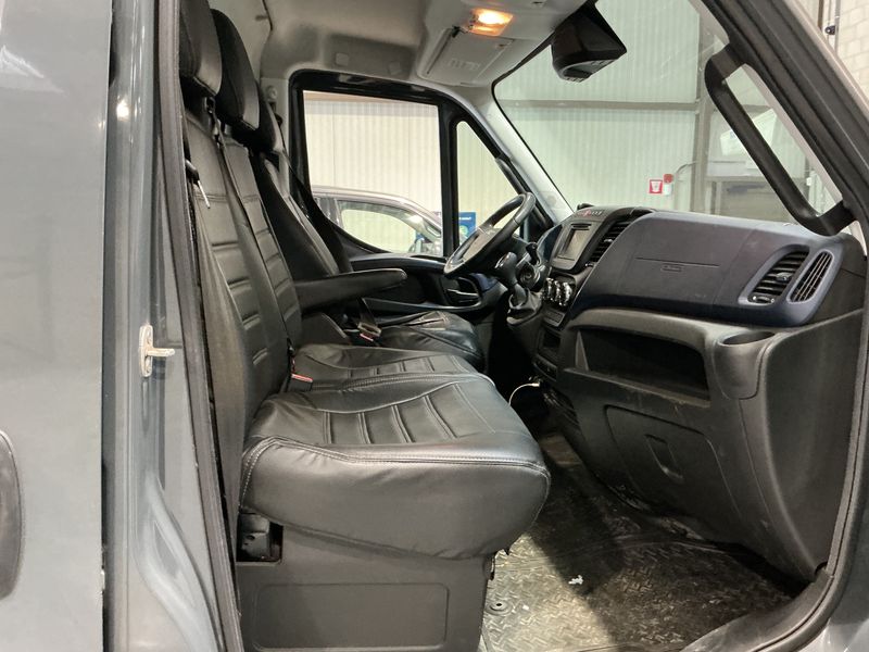 Iveco Daily 3.0 Diesel HKa 35 C V Radstand 3520 — zdjęcie 11