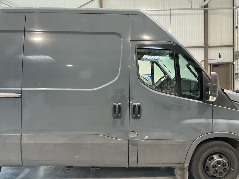 Iveco Daily 3.0 Diesel HKa 35 C V Radstand 3520 — zdjęcie 7