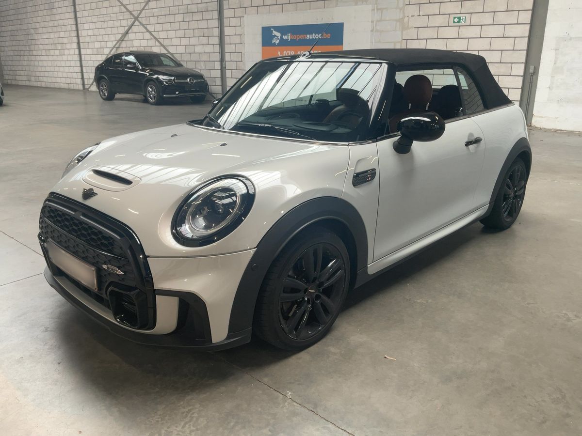 MINI Cabrio Cooper S John Cooper Works Trim