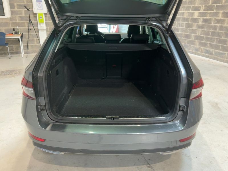 Skoda Superb 2.0 TDI L&K 2022 – снимка 15