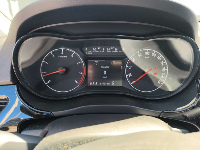 Opel Corsa 1.4 Selective — zdjęcie 12