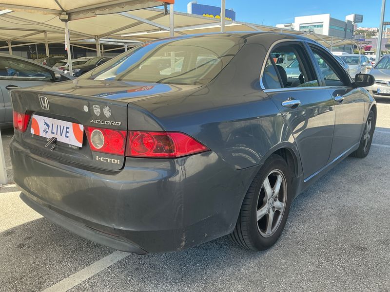 Honda Accord 2.2 CTDI I-CTDi Executive — zdjęcie 2