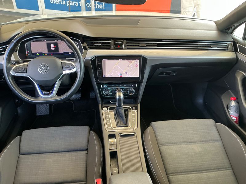 Volkswagen Passat 1.4 GTE — zdjęcie 12
