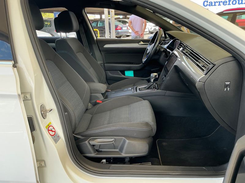Volkswagen Passat 1.4 GTE — zdjęcie 11